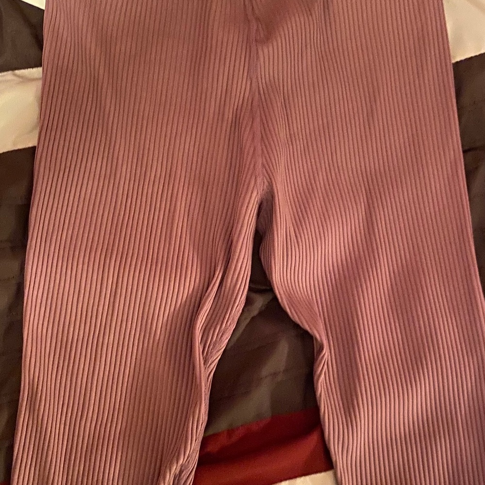 New with tags aero leggings